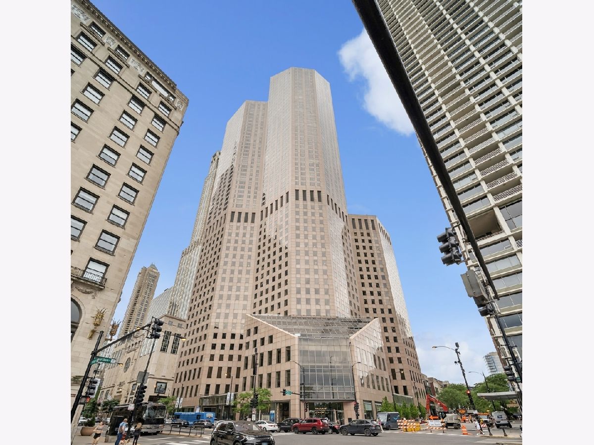 Condominiums Rented One Magnificent Mile Chicago Illinois, 950 Michigan