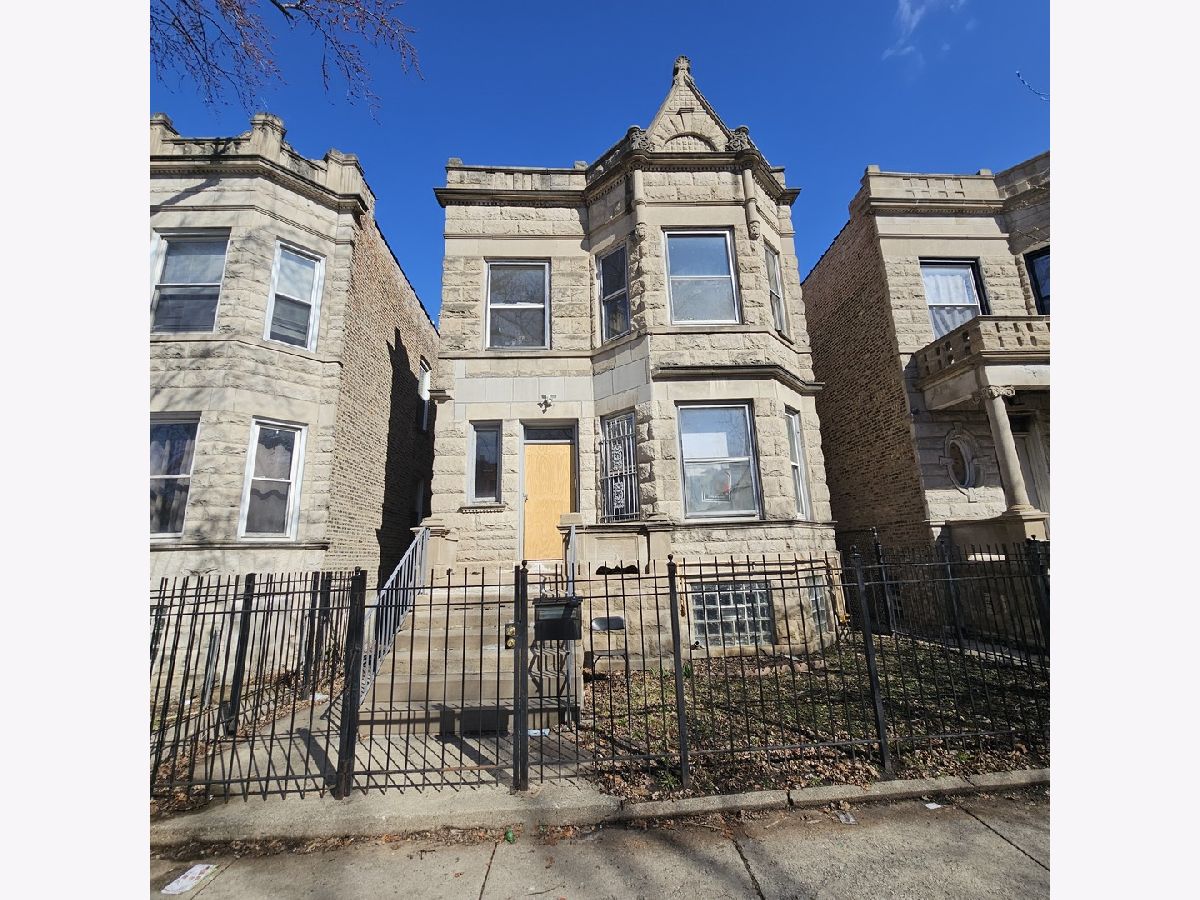 For Sale Chicago Illinois, 3834 Monroe Street