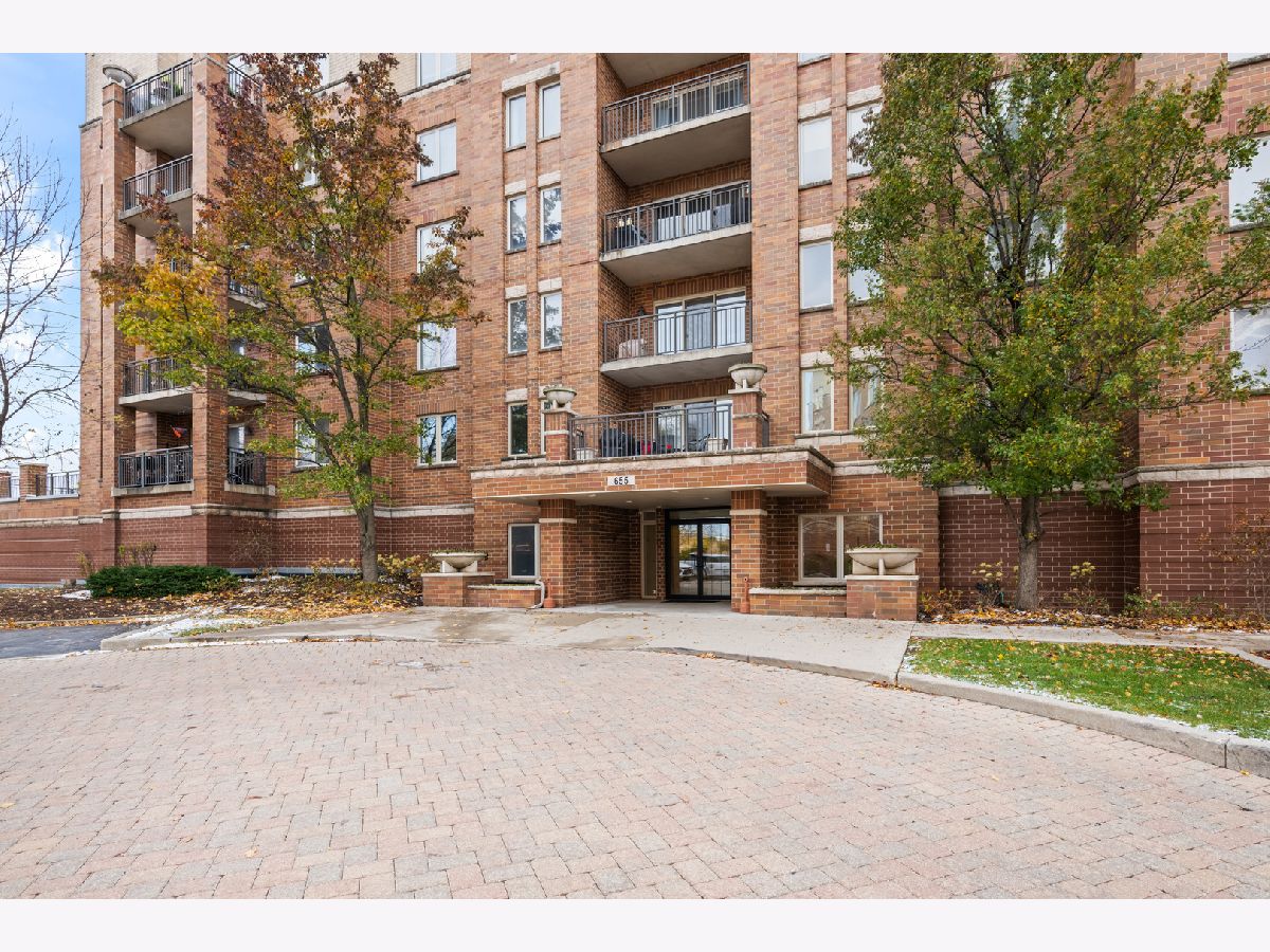 Condominiums For Sale Park Place Elk Grove Village Illinois, 655 Perrie Drive