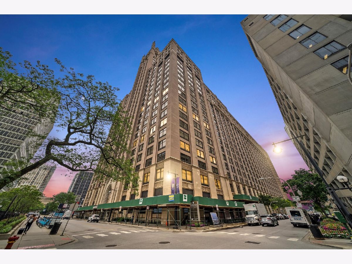  For Sale Chicago Illinois, 680 Lake Shore Drive