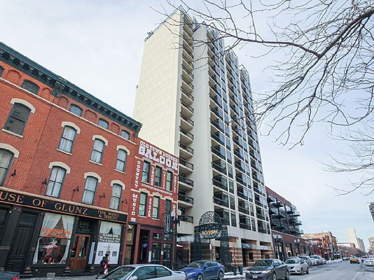  Rented Chicago Illinois, 1212 Wells
