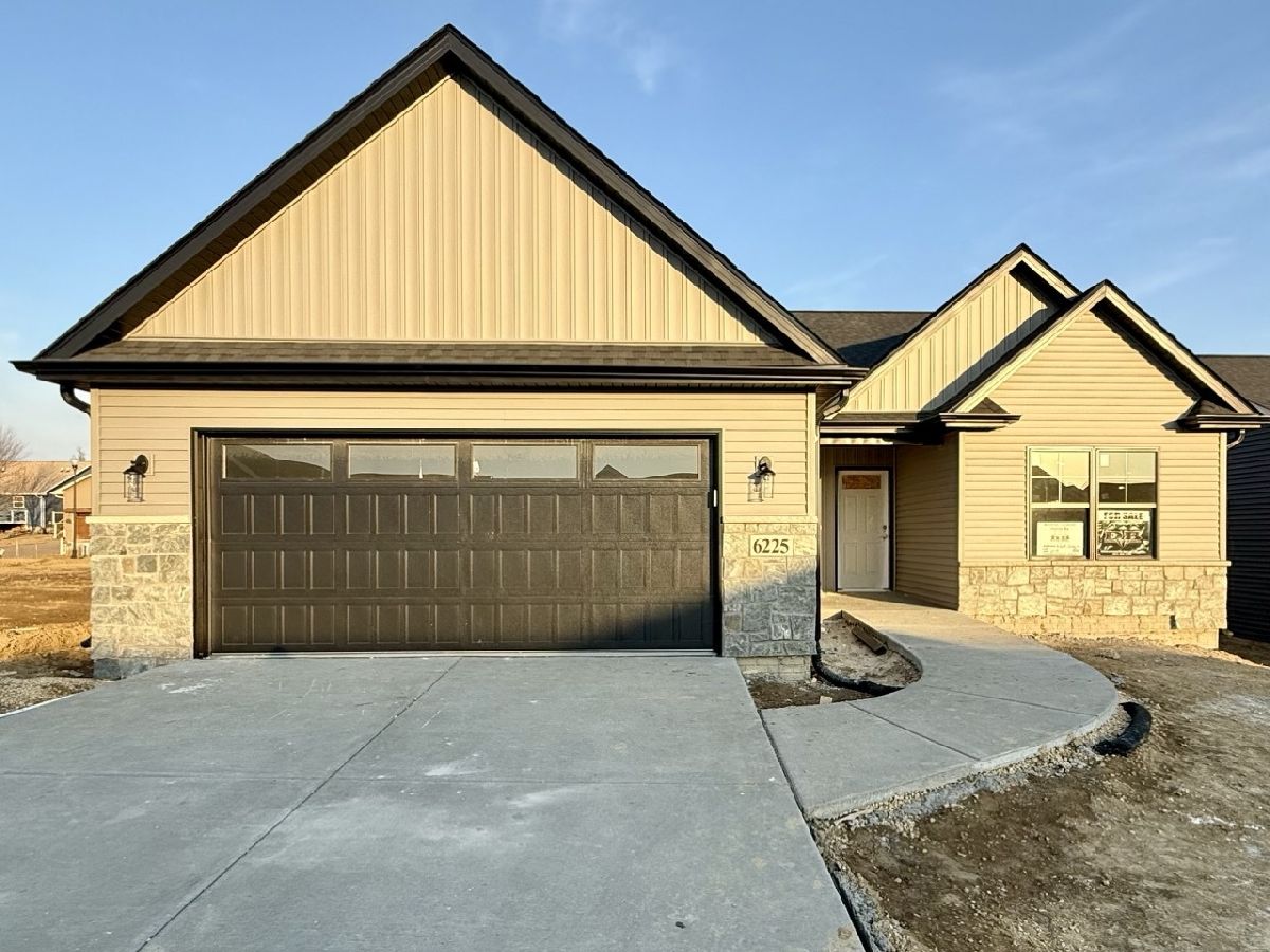  For Sale Davenport Iowa, 6225 College Avenue