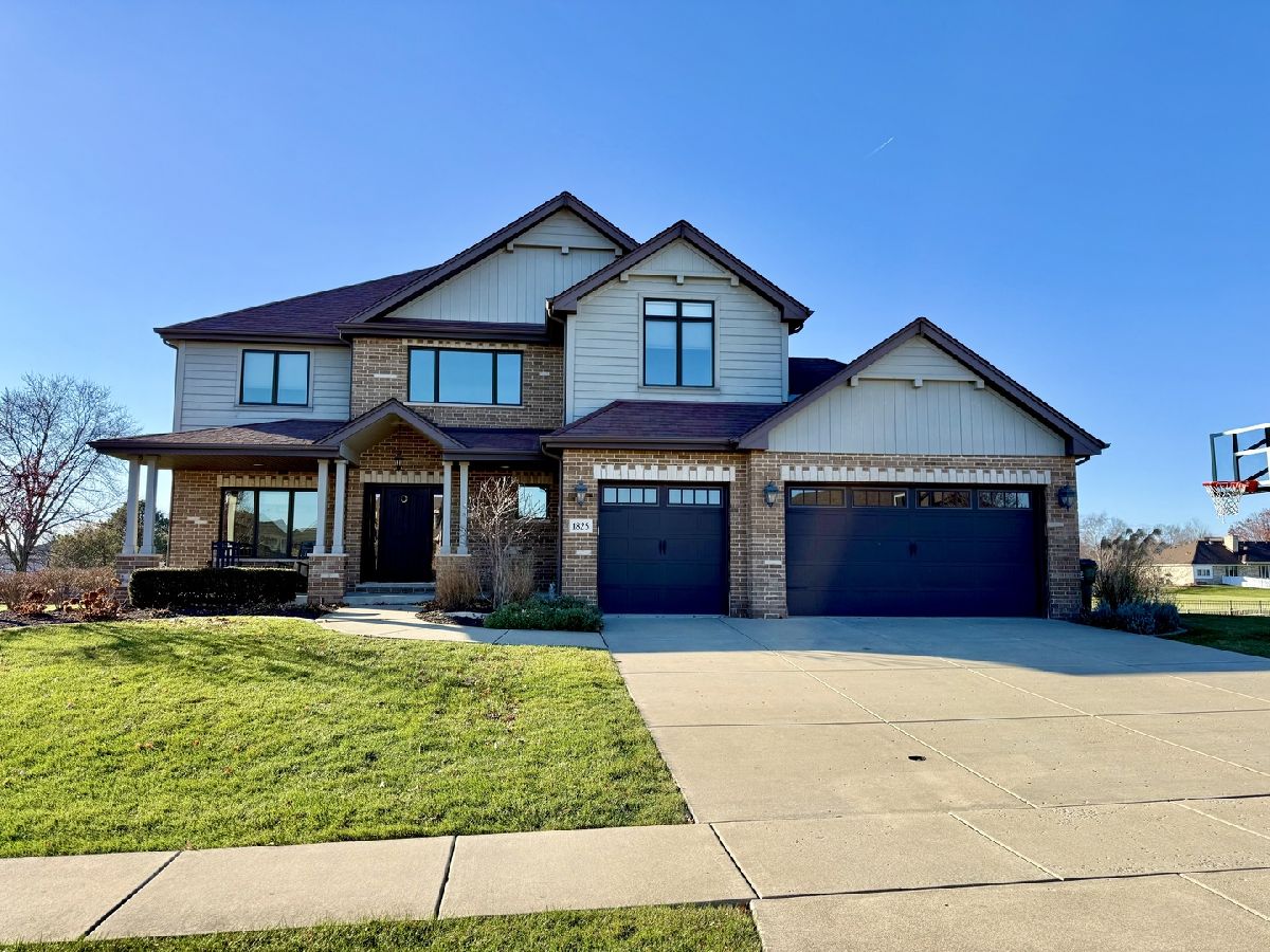 Homes For Sale Rachel Ridge New Lenox Illinois, 1825 Brogan Drive