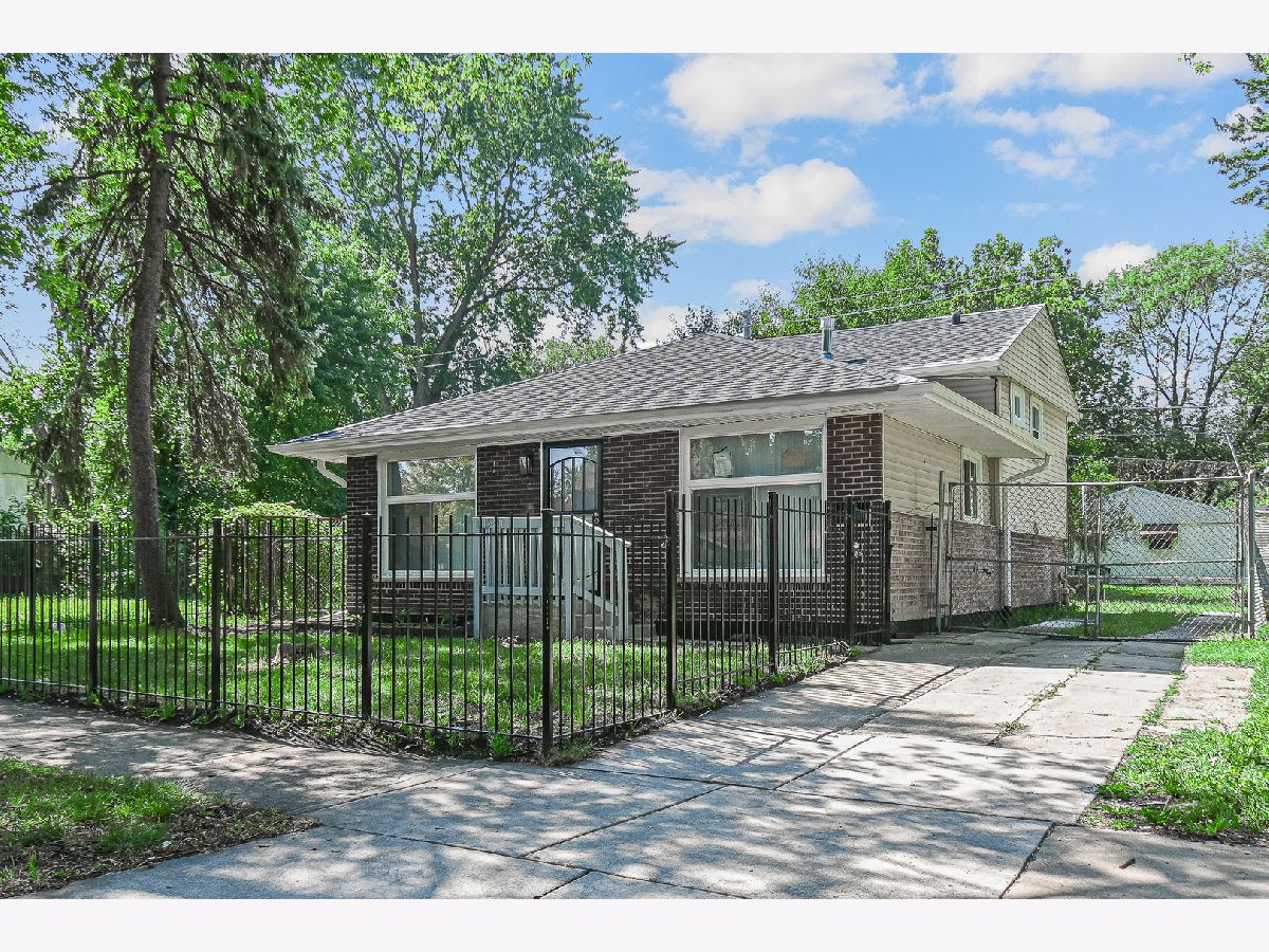  For Sale Chicago Illinois, 13240 Saint Lawrence Avenue