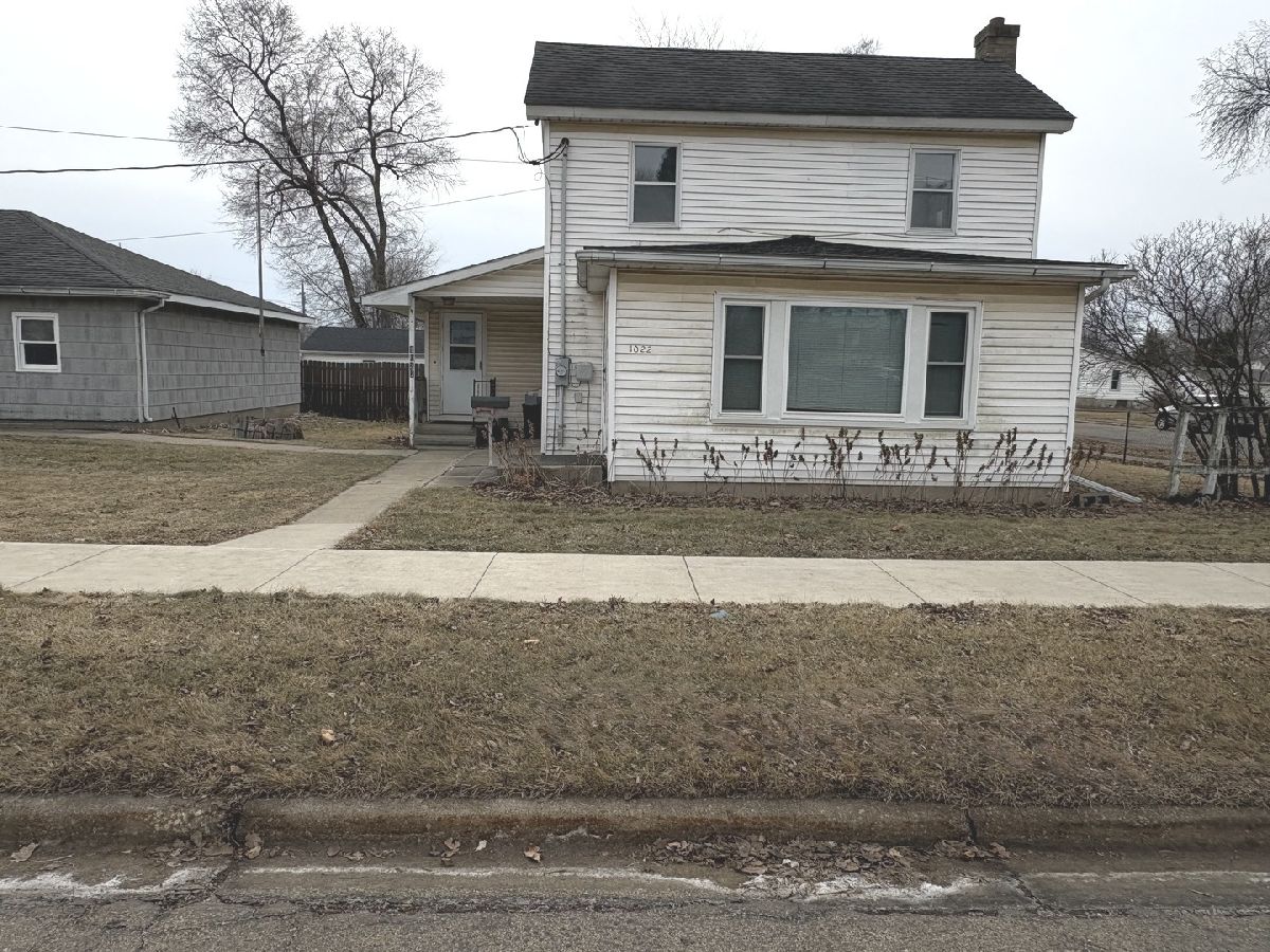  For Sale Rochelle Illinois, 1022 1st Avenue