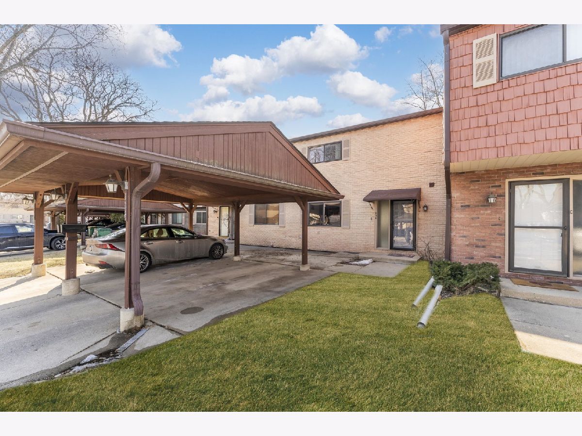 Townhomes For Sale Tahoe Village Wheeling Illinois, 404 Arrow Trail