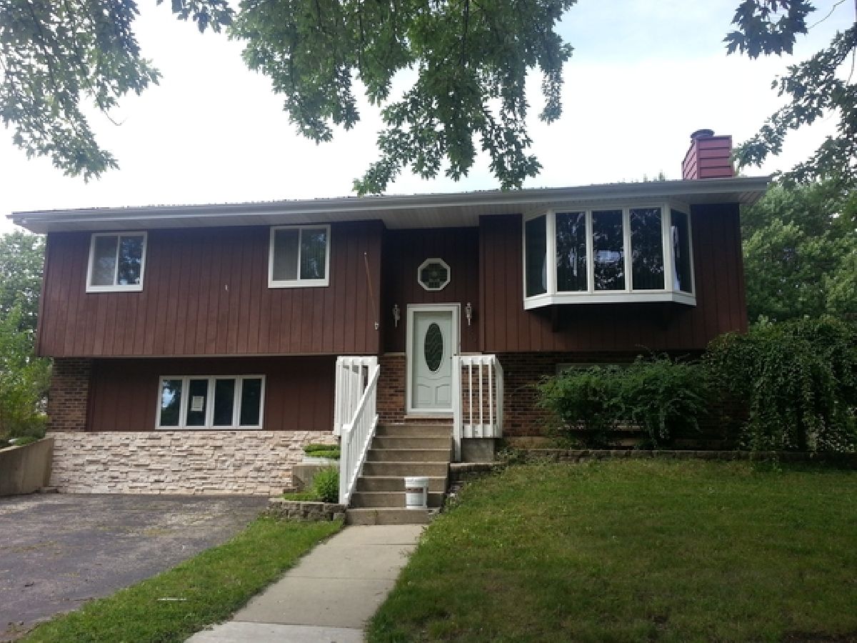  Rented South Elgin Illinois, 830 Division