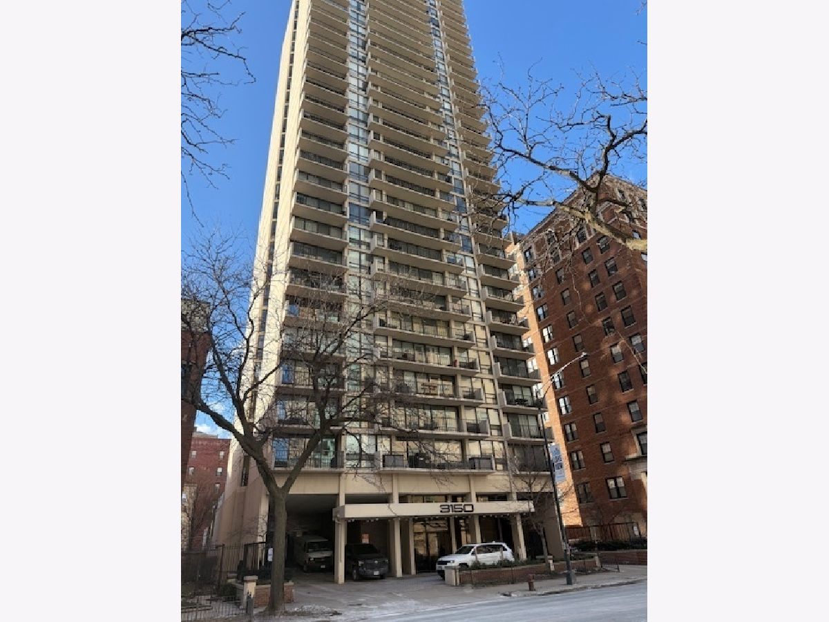  For Sale Chicago Illinois, 3150 Sheridan Road