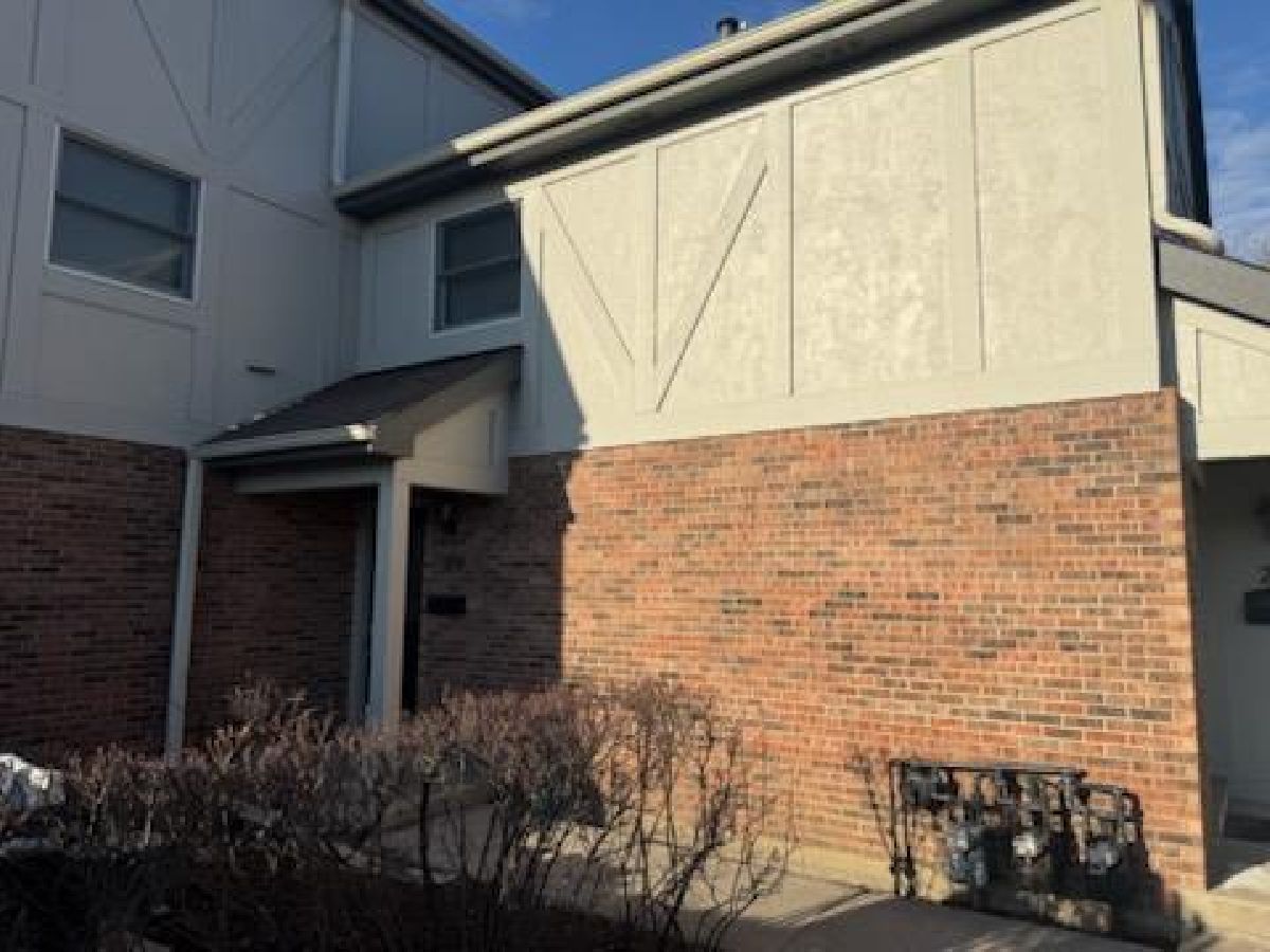  For Sale Barrington Illinois, 208 Queens Cove