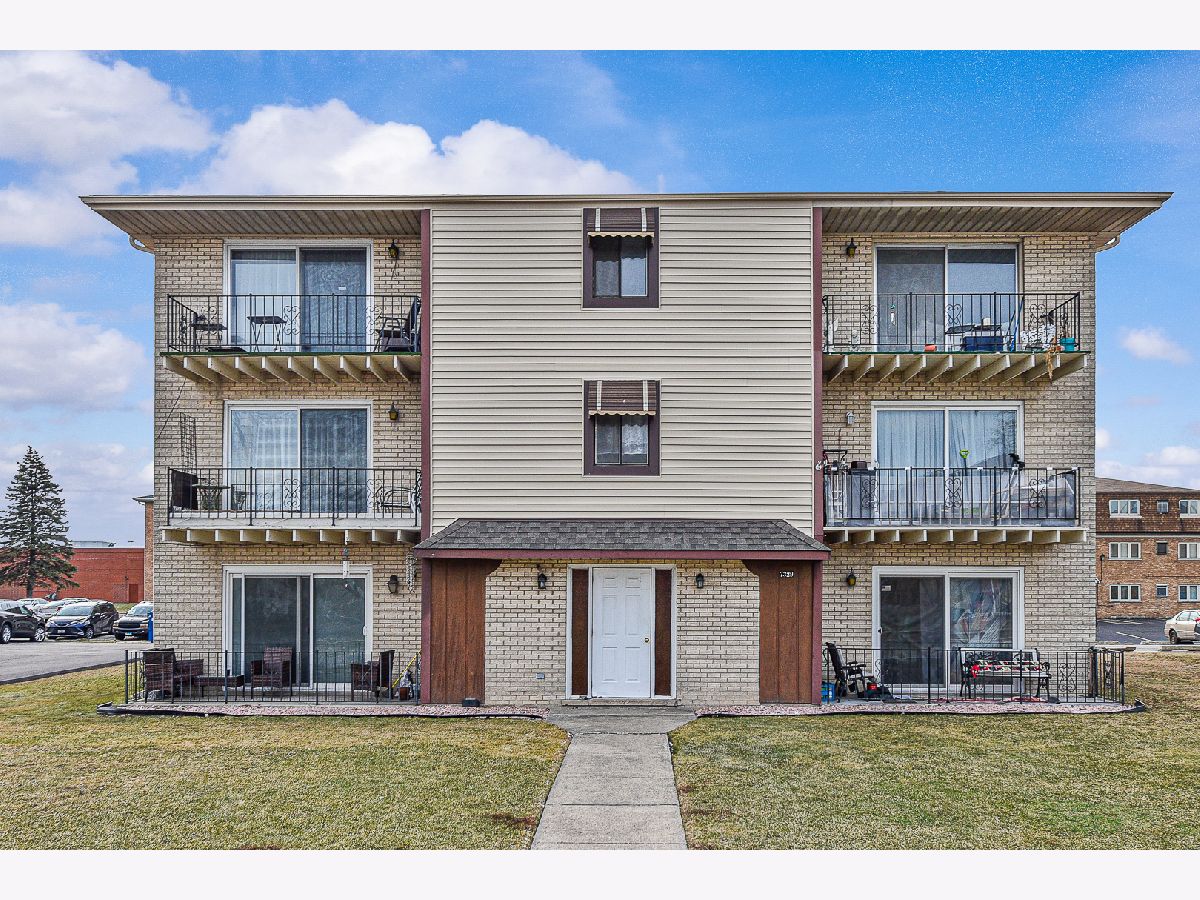  For Sale Bridgeview Illinois, 7329 85th Place