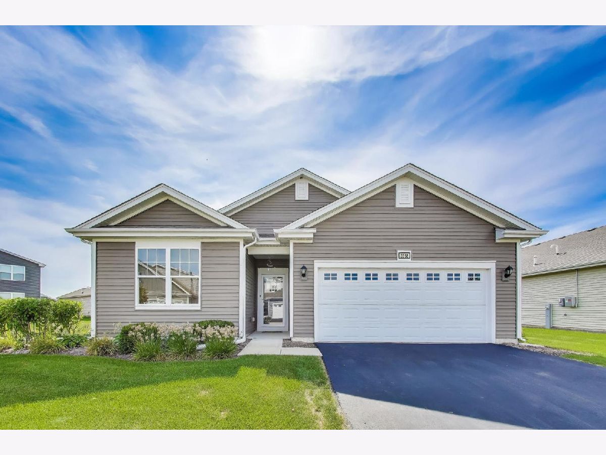  For Sale Pingree Grove Illinois, 2358 Cannon Drive