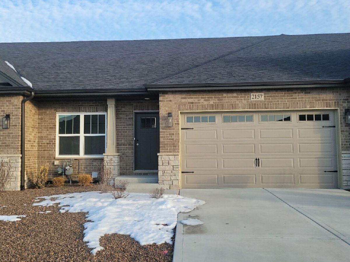 Homes & Condos & Townhomes For Sale Sky Harbor New Lenox Illinois, 2157 Sky Harbor Drive