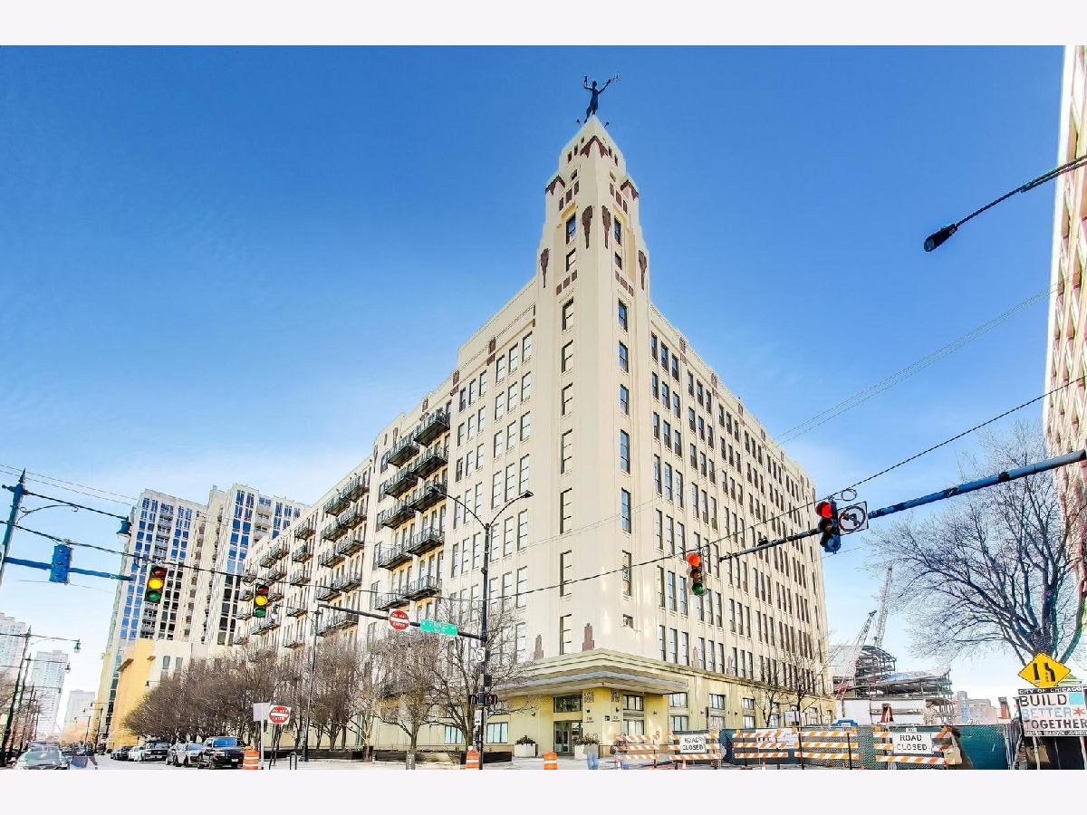  Rented Chicago Illinois, 758 Larrabee