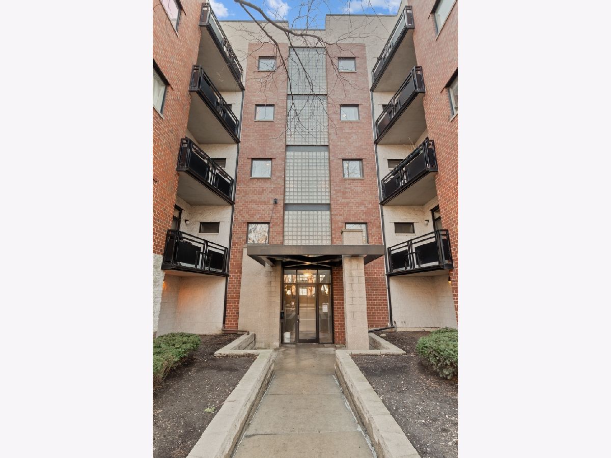  For Sale Chicago Illinois, 2317 Wolfram Street
