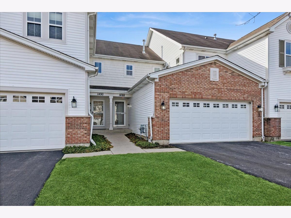 Townhomes Sold Park Place Crystal Lake Illinois, 1488 Yosemite