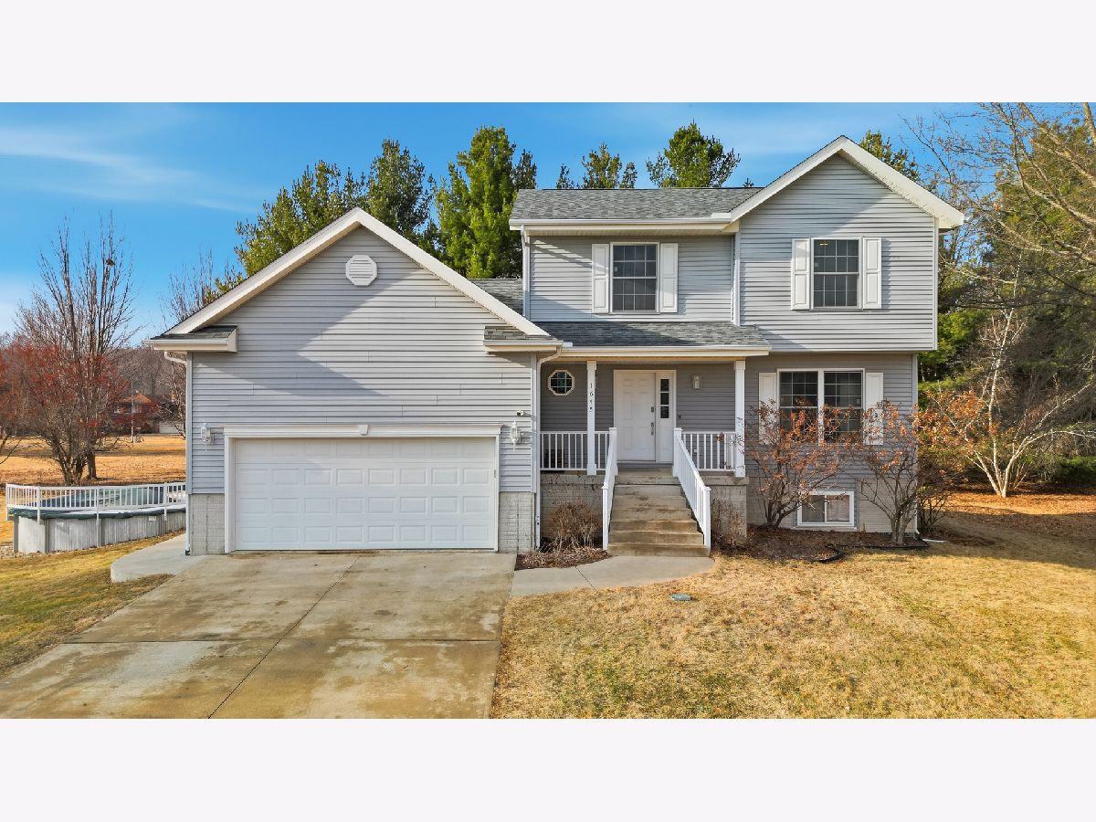  For Sale Dixon Illinois, 1645 Sir Lawrence Lane