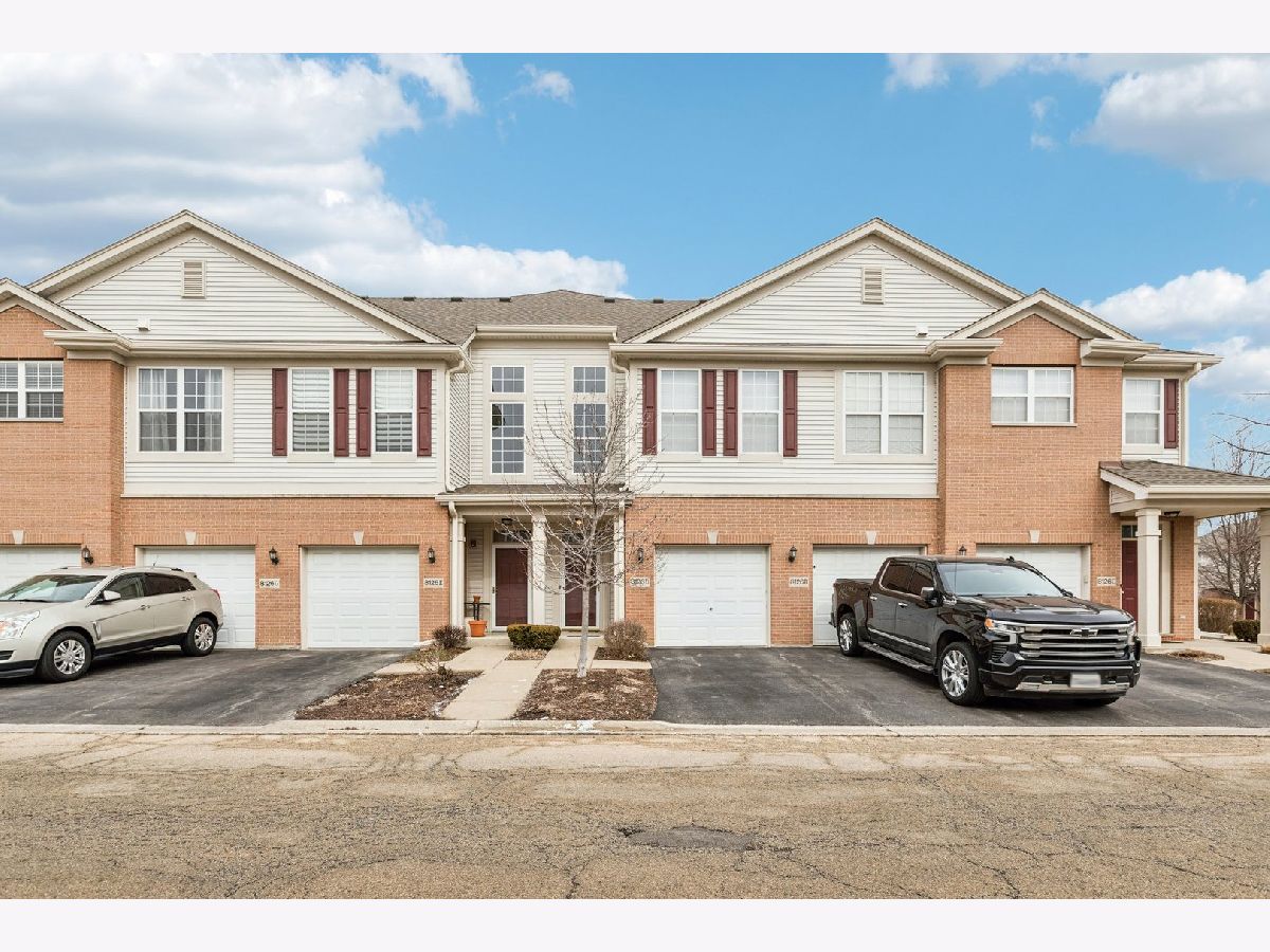  For Sale Justice Illinois, 8126 Concord Lane