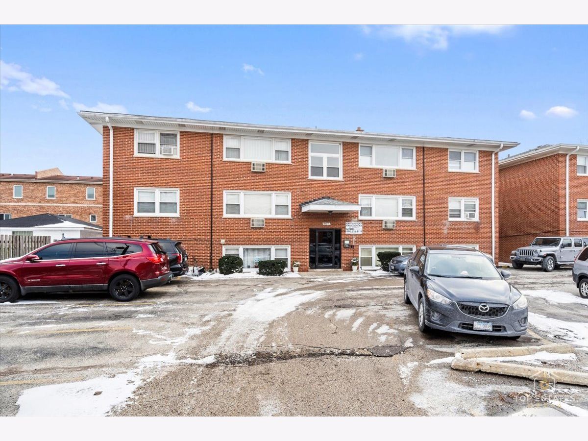  For Sale Schiller Park Illinois, 10123 Hartford Court