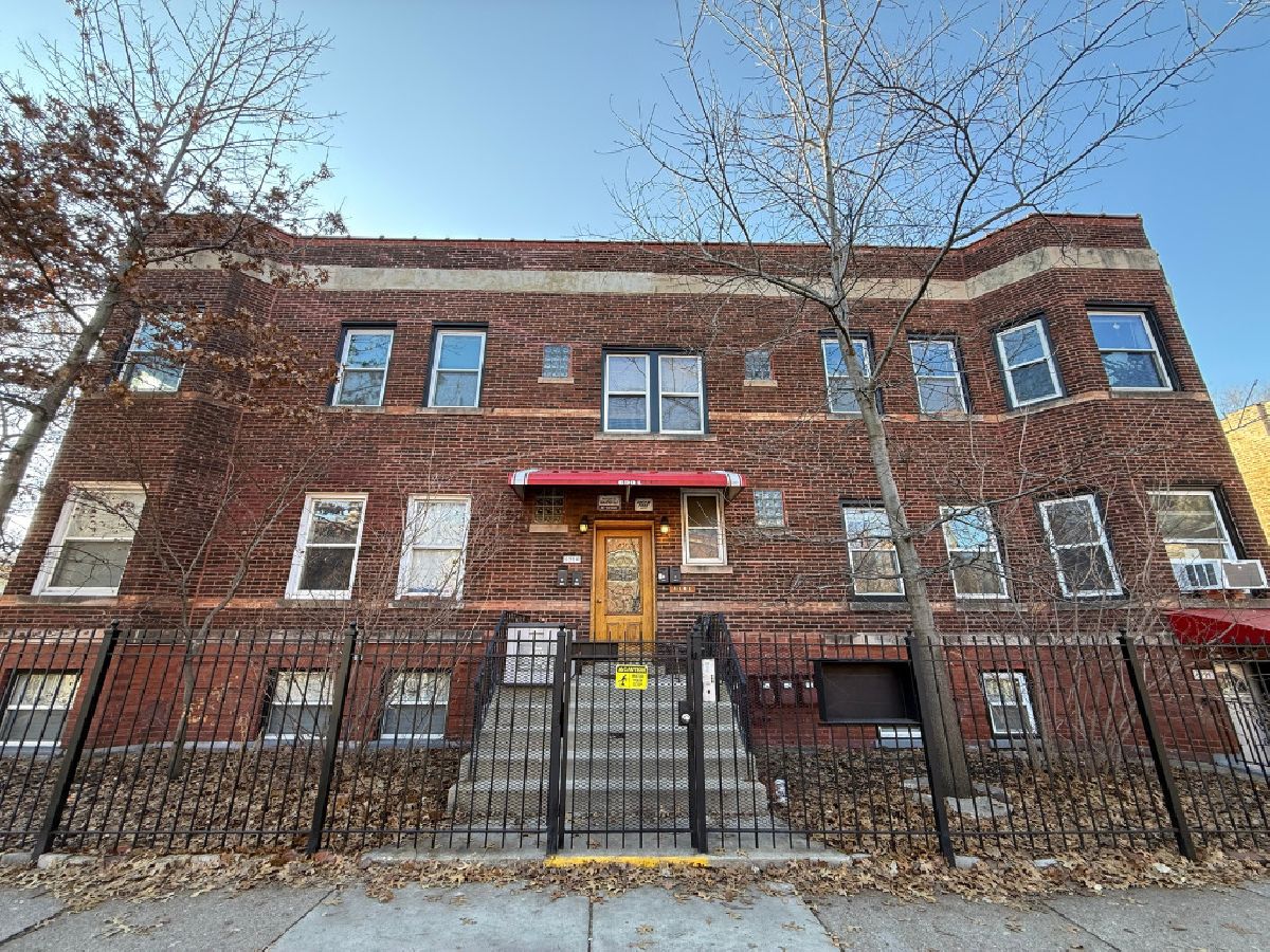  Rented Chicago Illinois, 6904 Wayne