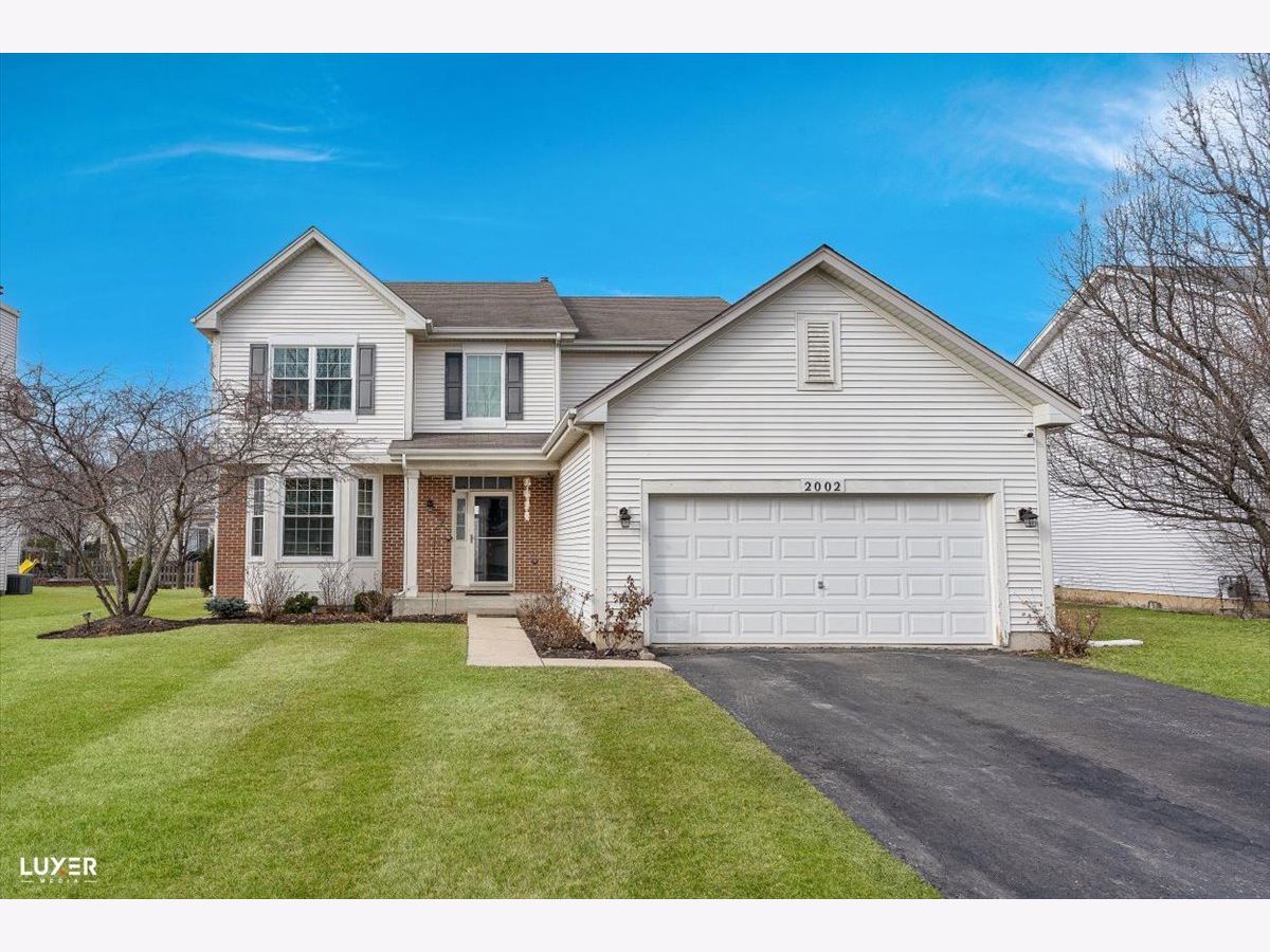 Homes & Townhomes For Sale Lakewood Grove Round Lake Illinois, 2002 Kristina Lane