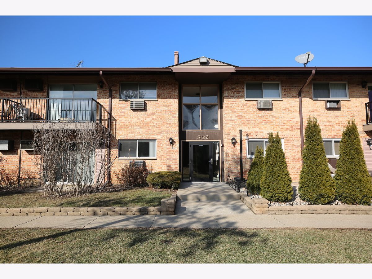  For Sale Prospect Heights Illinois, 832 Old Willow Road