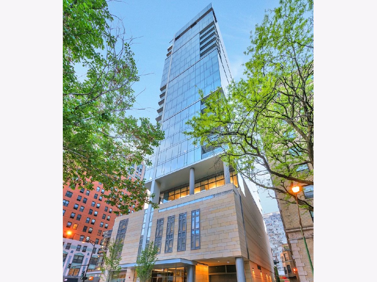  For Sale Chicago Illinois, 4 Elm Street