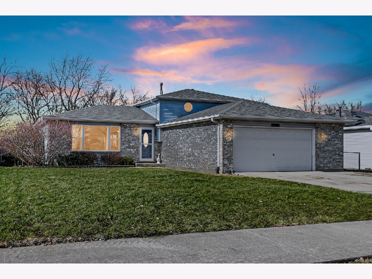  For Sale Monee Illinois, 25546 Linden Avenue