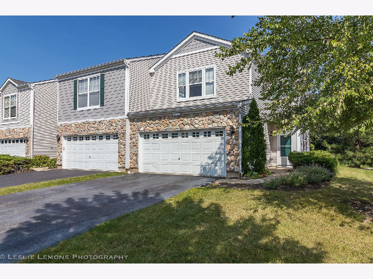 Townhomes & Condos For Rent Blackstone Aurora Illinois, 4137 Blackstone