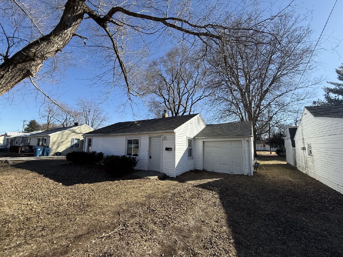 For Sale Watseka Illinois, 745 Oak Street