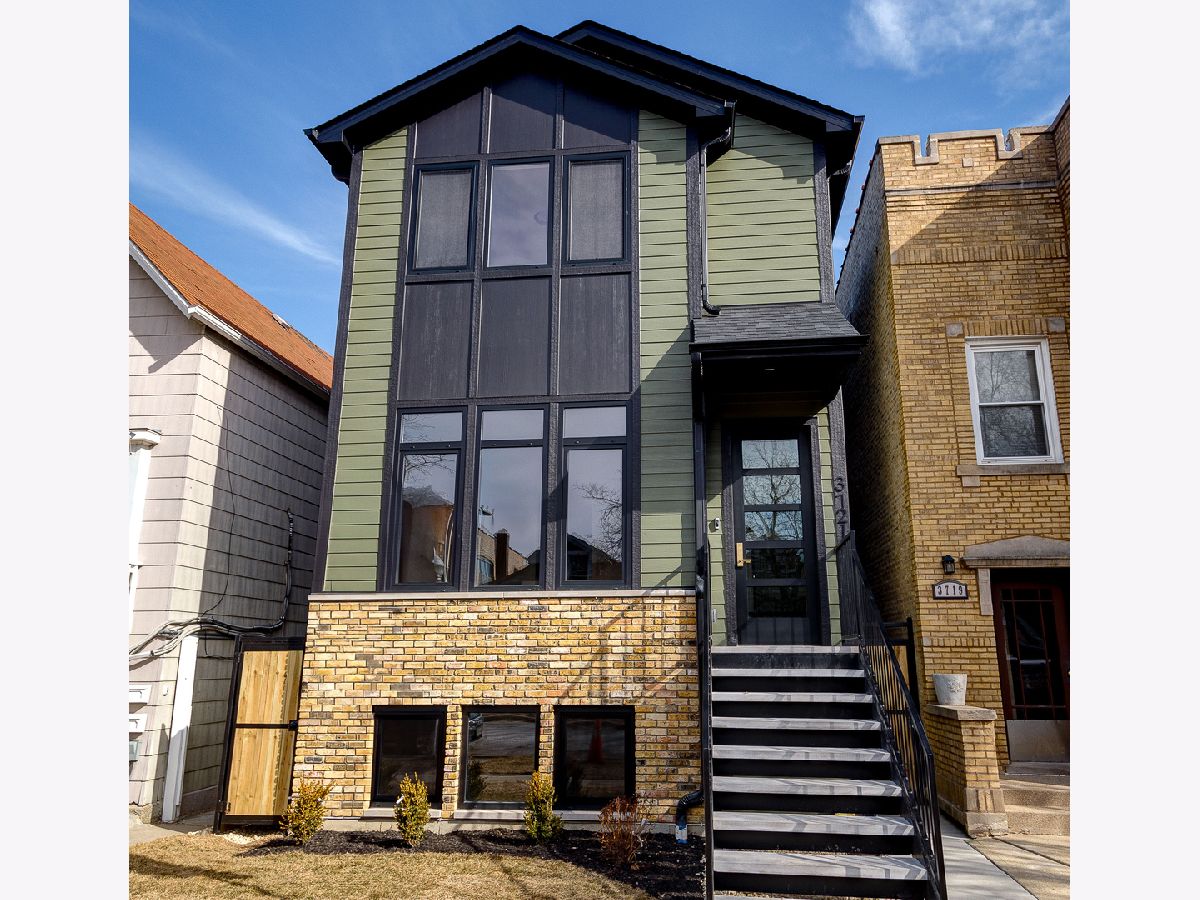  For Sale Chicago Illinois, 3721 Whipple Street