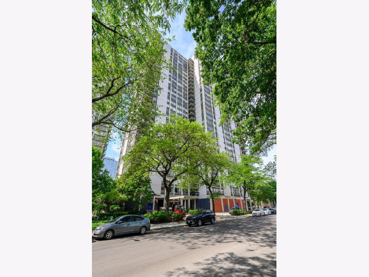 Condos & Townhomes Rented Sandburg Village Chicago Illinois, 1360 Sandburg