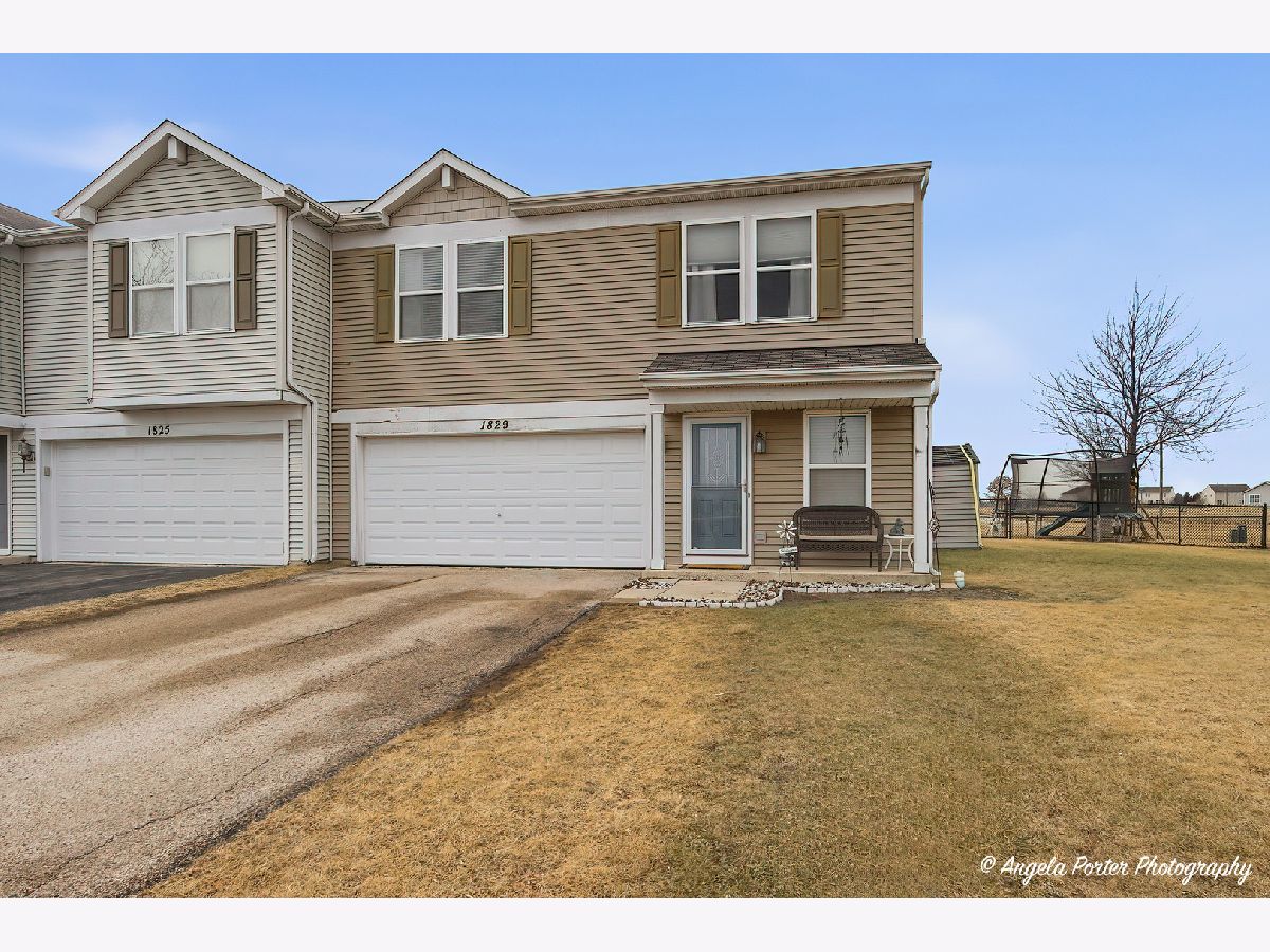  For Sale Hebron Illinois, 1829 Leatherleaf Trail