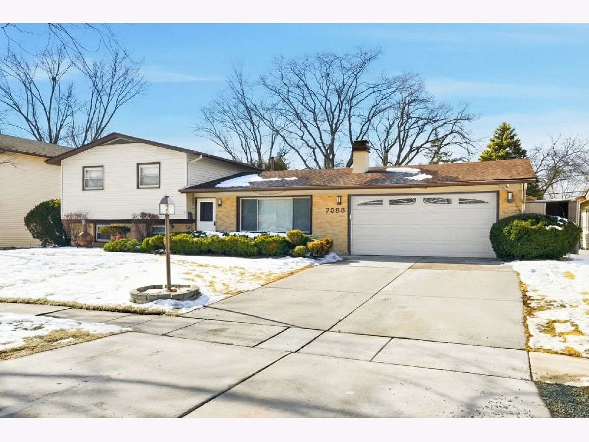 Homes & Townhomes For Sale Hanover Highlands Hanover Park Illinois, 7388 Coventry Lane