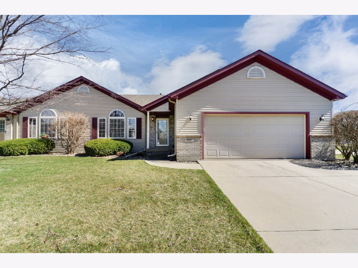 Condos & Townhomes Sold Crosswinds Bloomington Illinois, 1407 Windham Hill