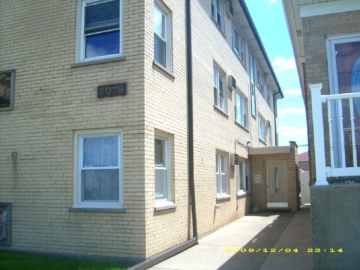  Rented Chicago Illinois, 7019 Irving Park