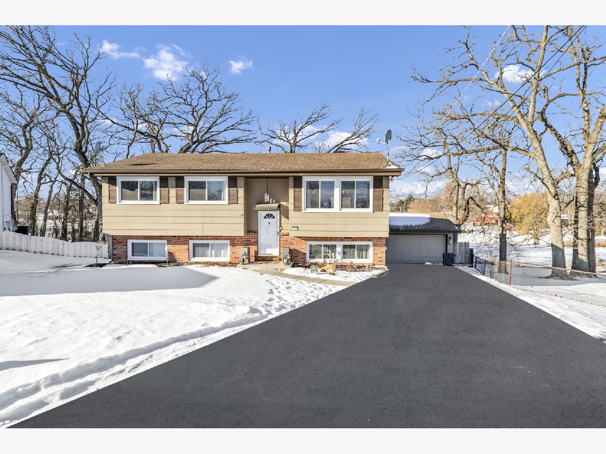  For Sale Lindenhurst Illinois, 1809 Maplewood Court