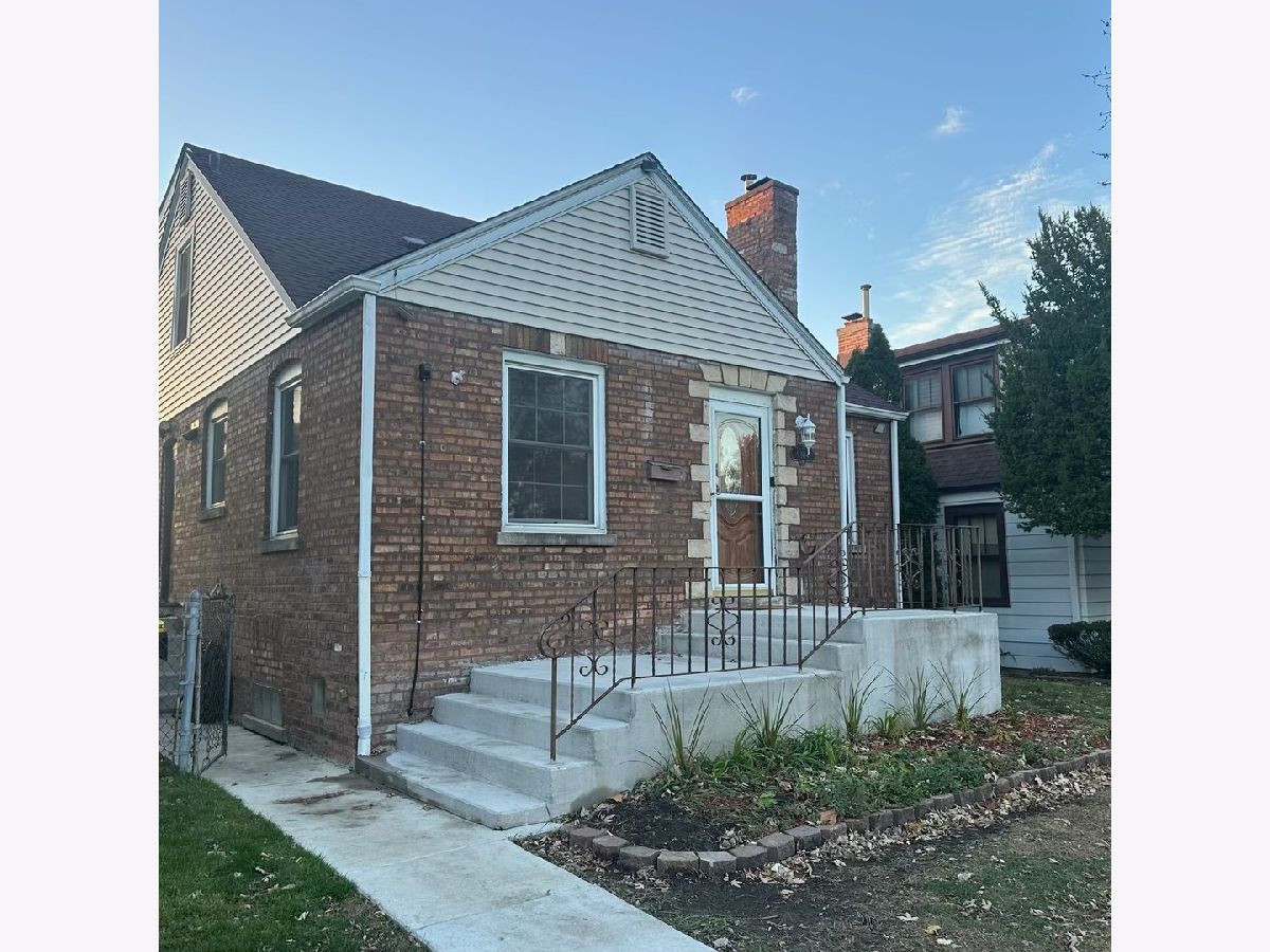  For Sale Evergreen Park Illinois, 9304 Utica Avenue