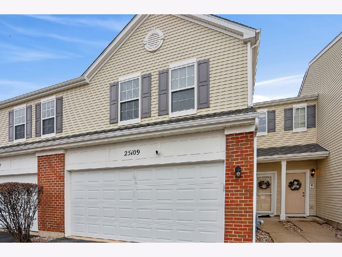 Townhomes & Homes Sold Brookstone Springs Manhattan Illinois, 25109 Clare