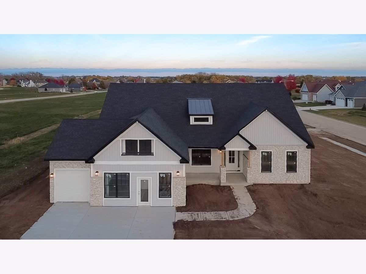  For Sale Sycamore Illinois, 1238 Parkside Drive