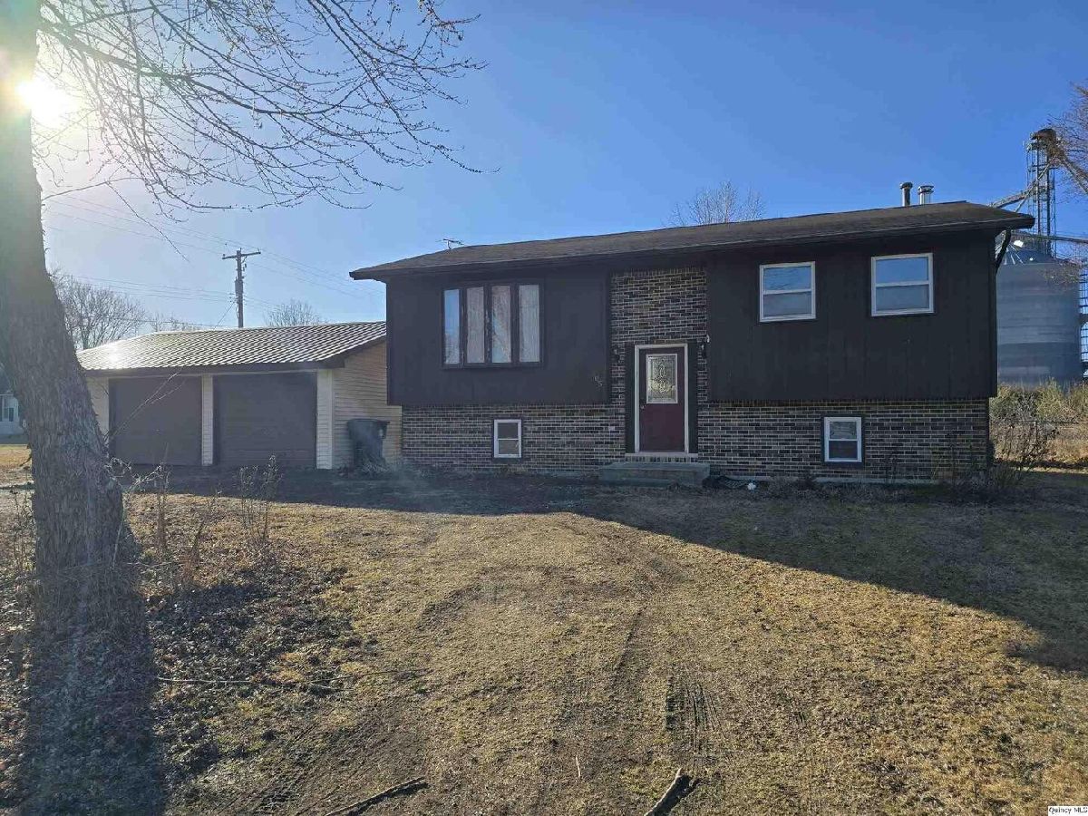  For Sale Bowen Illinois, 305 3rd Street