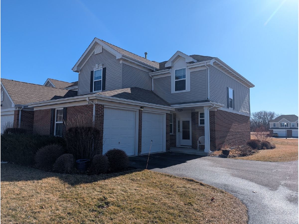 Homes & Townhomes & Condos For Sale Legend Lakes Mchenry Illinois, 1358 Draper Road