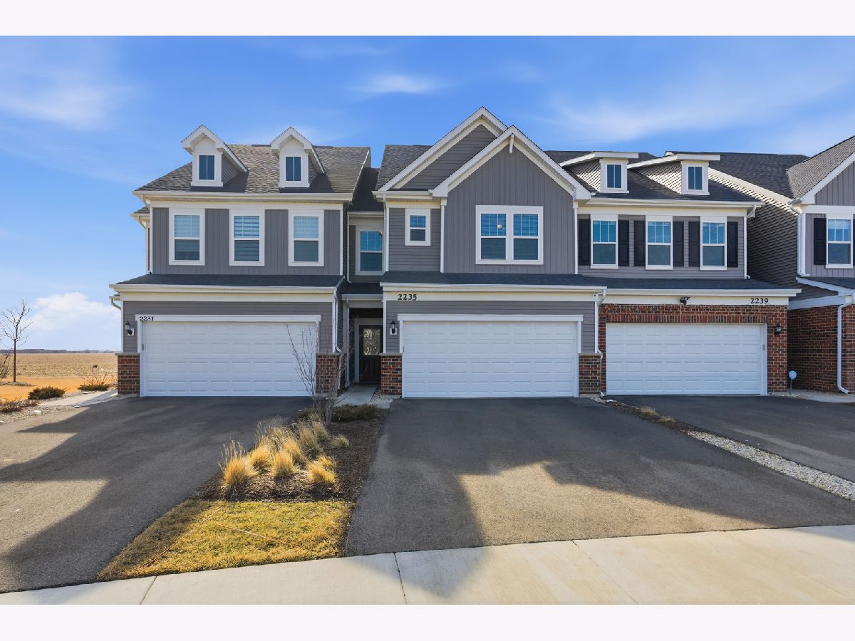 Condos & Townhomes For Sale Townes At Sawgrass Bolingbrook Illinois, 2235 Ryegrass Lane