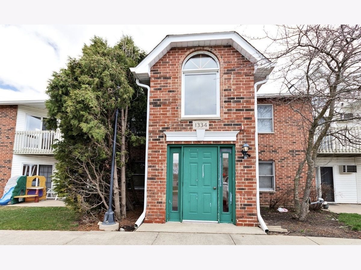  For Rent Lake In The Hills Illinois