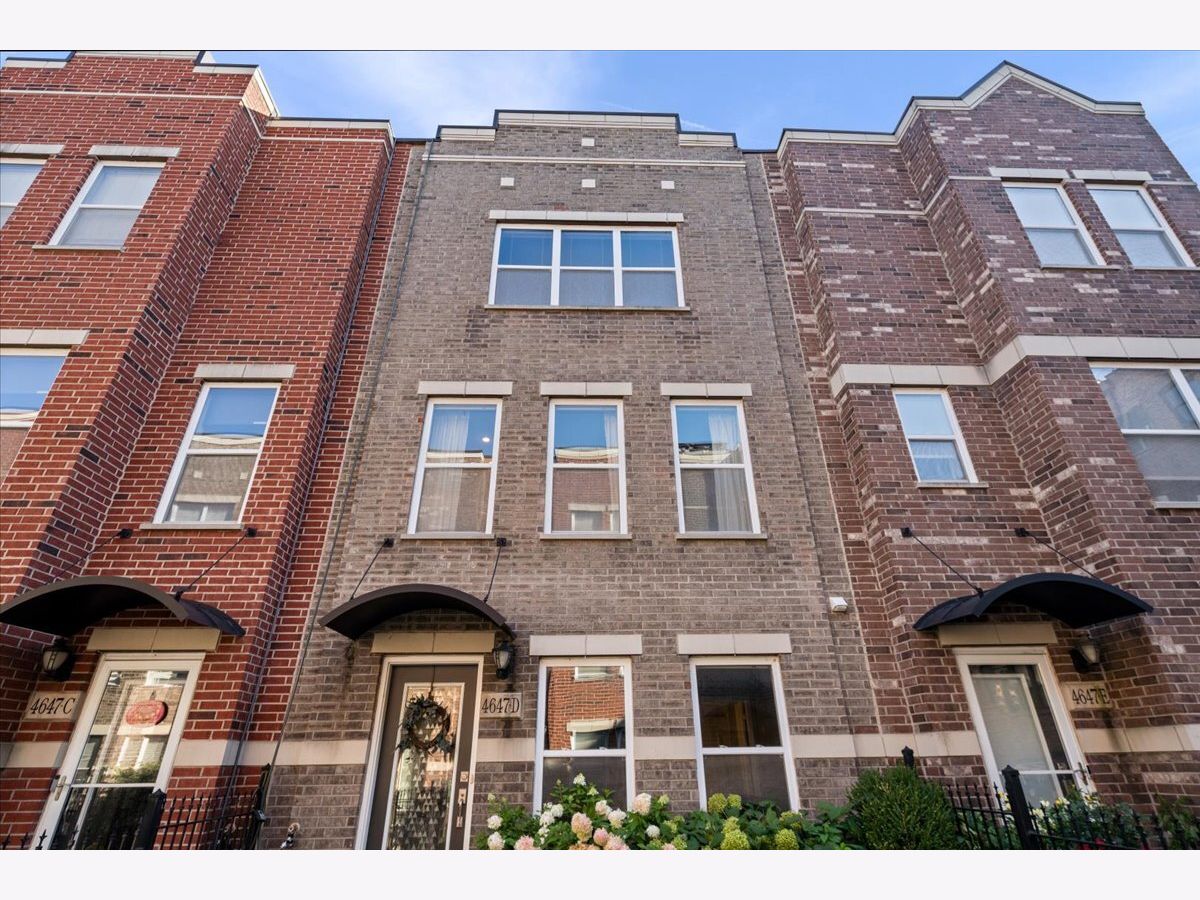  For Sale Chicago Illinois, 4647 Lake Park Avenue