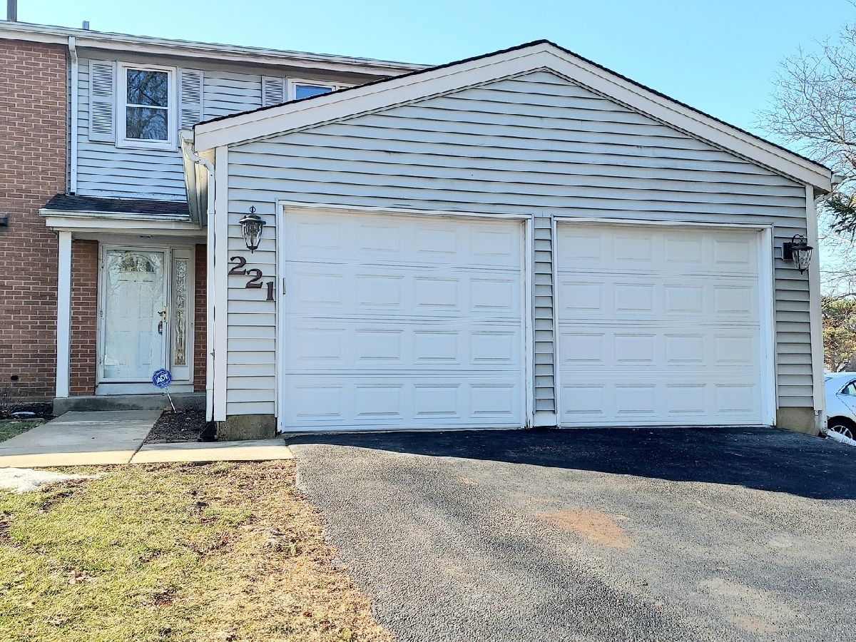 Townhomes For Sale Winston Village Bolingbrook Illinois, 221 Monroe Road