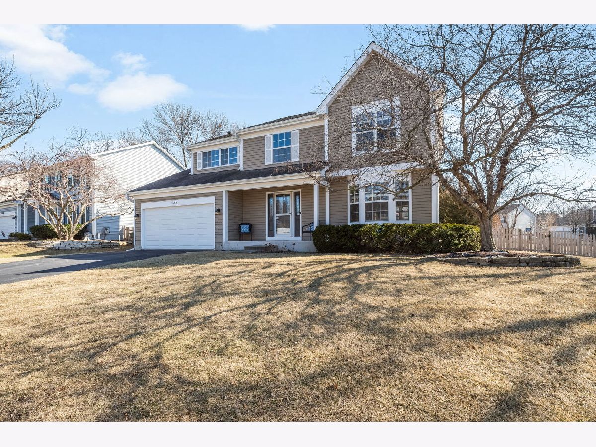 Homes & Townhomes For Sale Cambridge Country Mundelein Illinois, 509 Hawthorne Boulevard