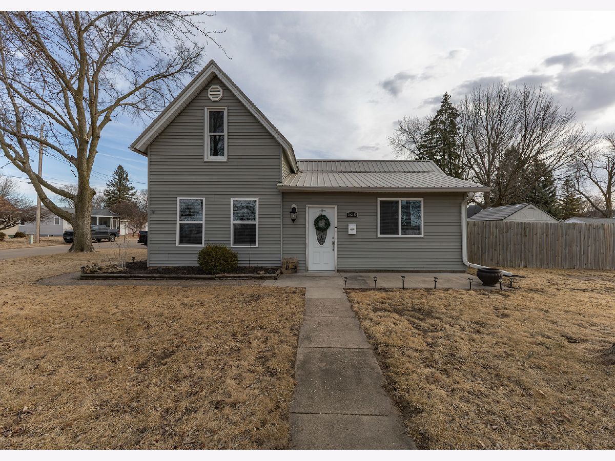 Homes Sold H W Smiths & W R Harts Camanche Iowa, 520 9th
