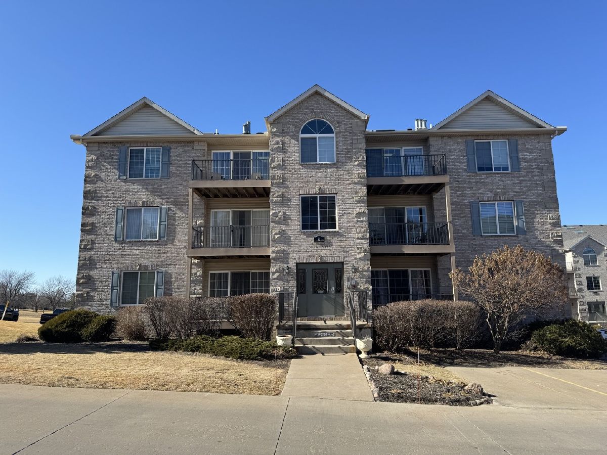  For Sale Bettendorf Iowa, 3030 Holiday Court