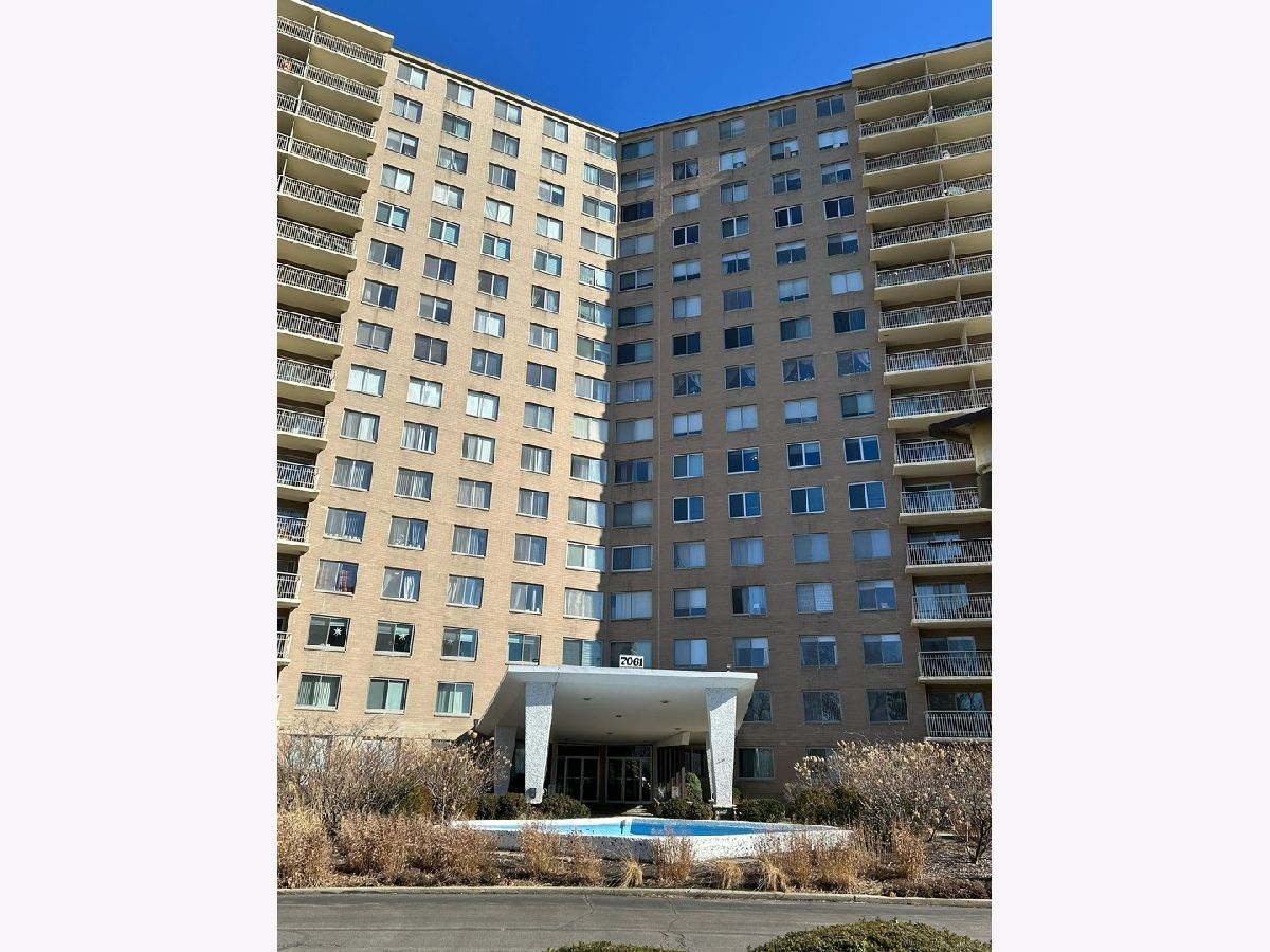 Condominiums For Sale Winston Towers Chicago Illinois, 7061 Kedzie Avenue
