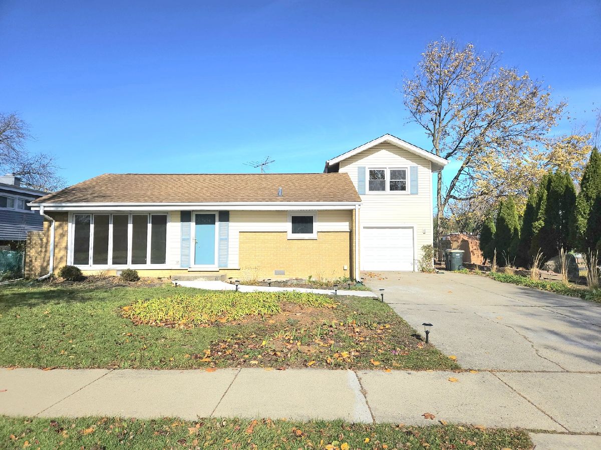  For Sale Morton Grove Illinois, 7434 Emerson Street
